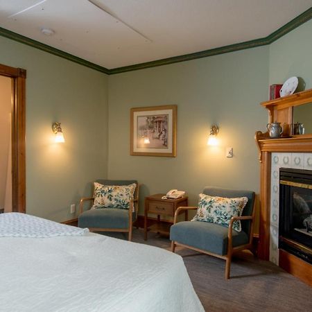Inn At Cedar Crossing Стерджен-Бей Экстерьер фото
